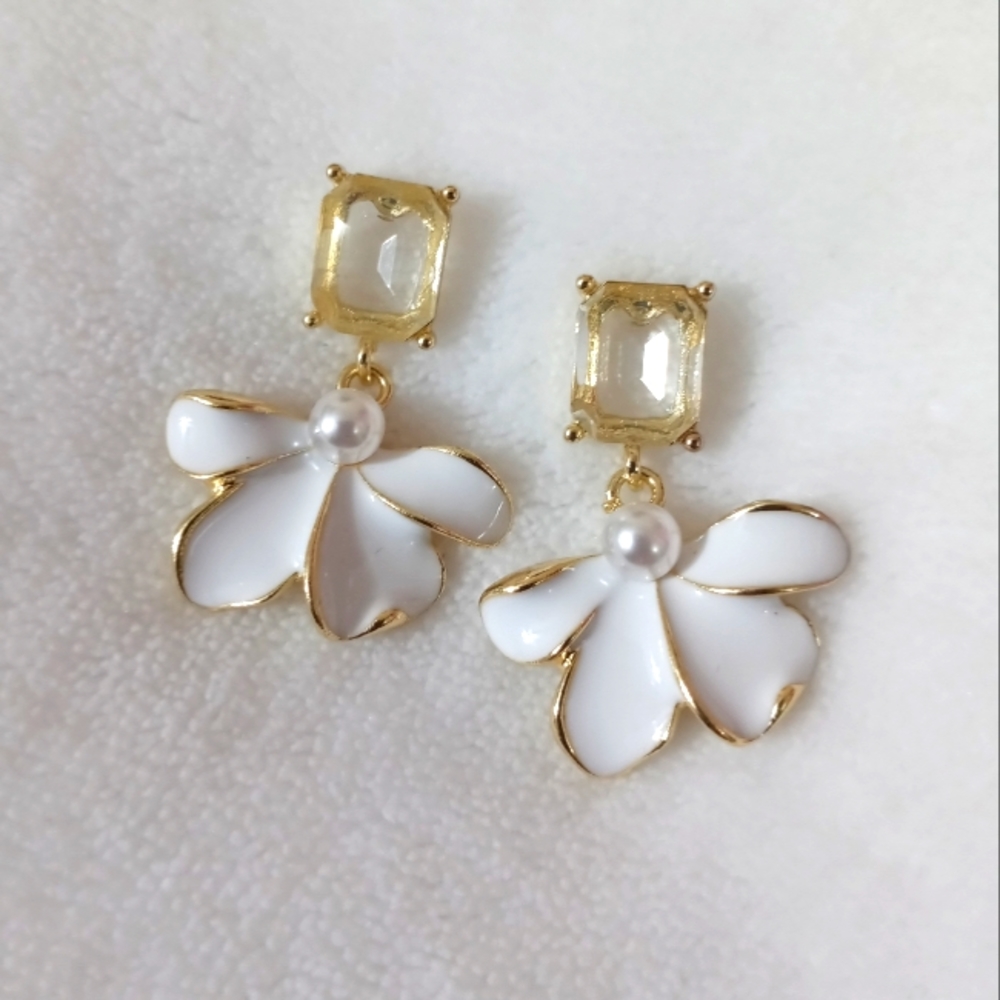 White flower gold filled earrings